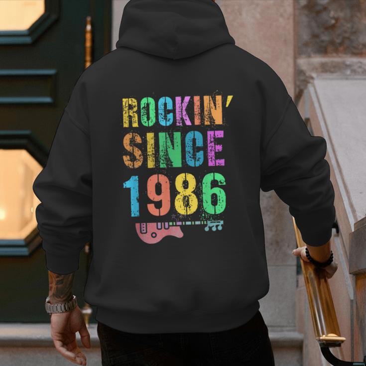 Rockin' Since 1986 Vintage Rockstar 40th Birthday Mom Dad 40 Men's Hoodie Back Print