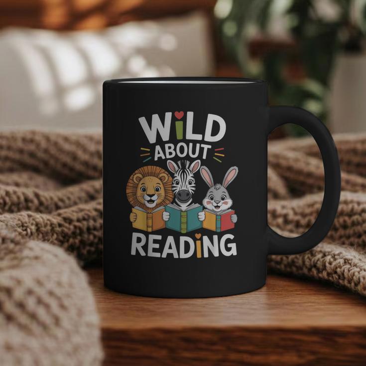 Cute Wildlife Zoo Animals For Book Reader Bookworms Graphic Print Coffee Mug
