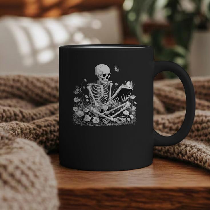 Skeleton Reading Book Floral Dark For Book Lovers Graphic Print Coffee Mug