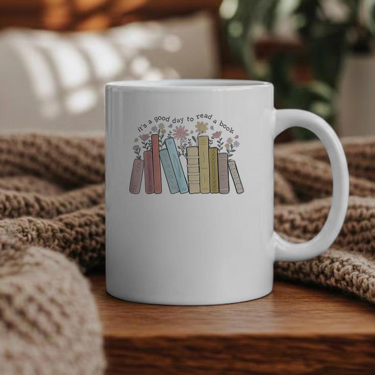 It's a Good Day To Read a Book Graphic Print Coffee Mug