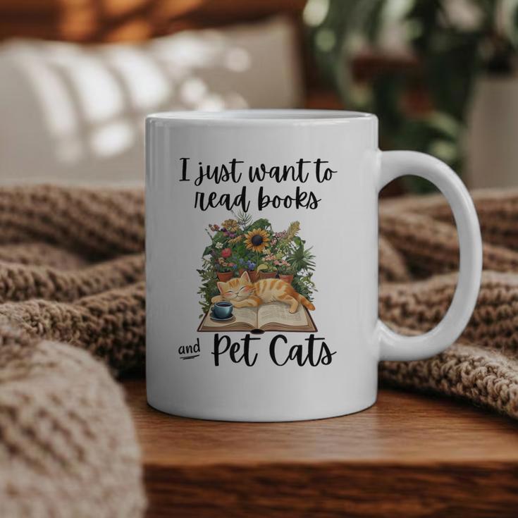 I Just Want To Read Books And Pet Cats Cat Lover Graphic Print Coffee Mug