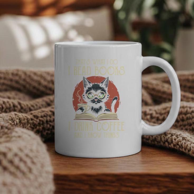 i Read Books And i Know Things Cat Reading Cat Coffee Books Graphic Print Coffee Mug