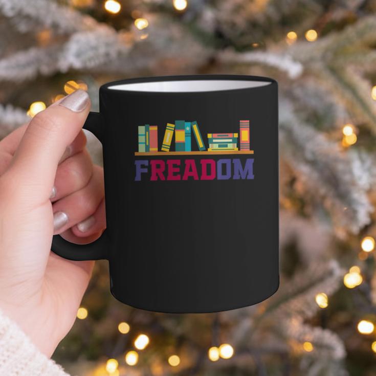 Book Lover Freedom Librarian Vintage Retro Reading Present Graphic Print Coffee Mug