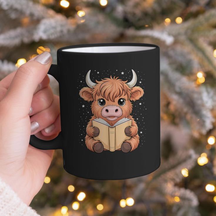 Cute Highland Cow Reading Book Graphic Print Coffee Mug