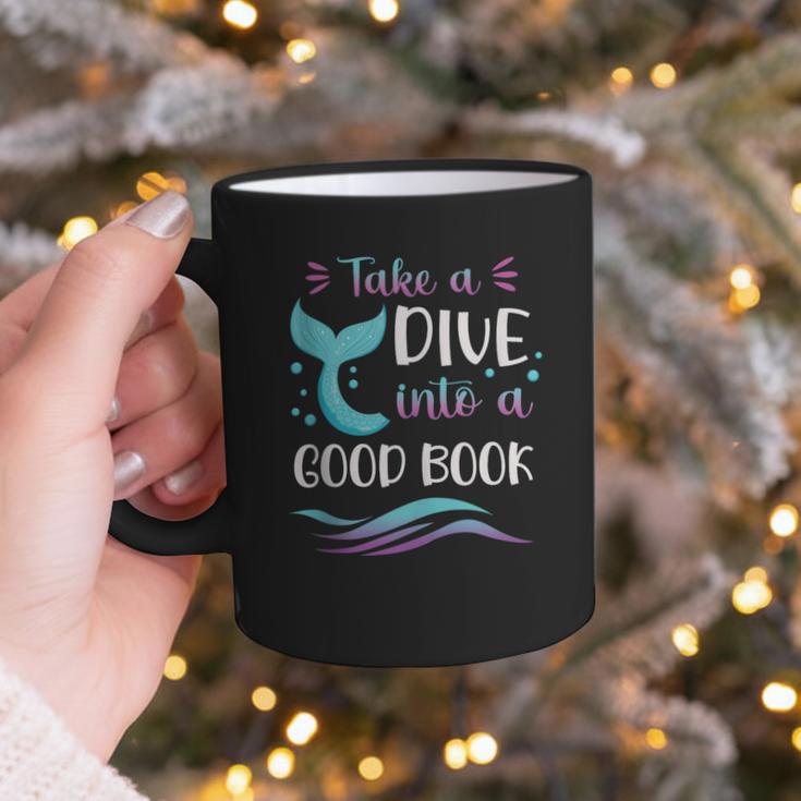 Cute Mermaid Librarian Teacher Dive Into A Good Book Reading Graphic Print Coffee Mug