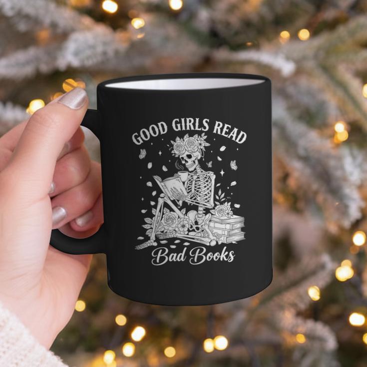Good Girls Read Bad Books Skeleton Reading Book Halloween Graphic Print Coffee Mug