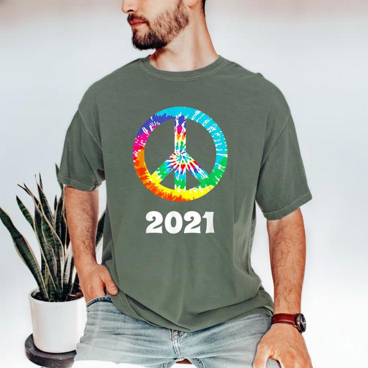 2021 Graduation Class Year Tie Dye Peace Sign Graduate Shirt Men's Comfort Colors T-Shirt