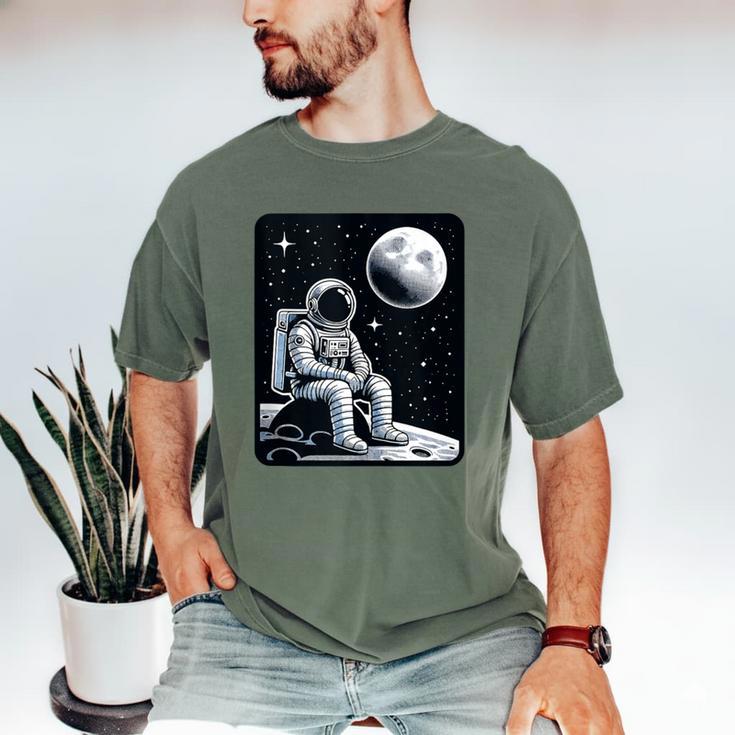 Aesthetic Spaceman Astronaut On The Moon Space Introvert Men's Comfort Colors T-Shirt