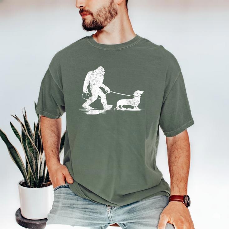 Bigfoot Walking Dachshund Tee Wiener Dog Dad Men's Comfort Colors T-Shirt