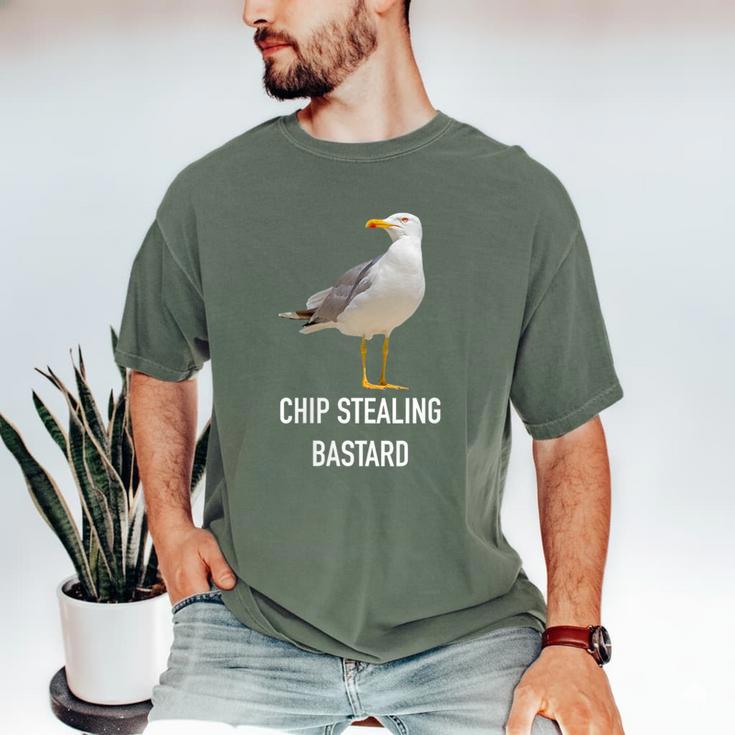 Chip Stealing Seagull Men Women Seaside Holiday Memory Men's Comfort Colors T-Shirt