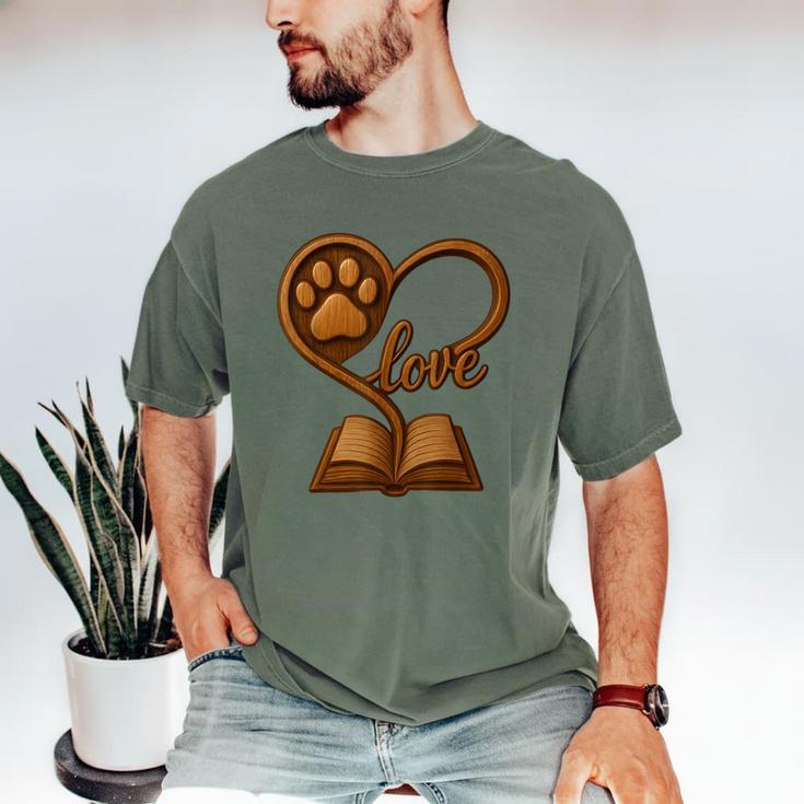 Girl Who Loves Dogs & Books Heart Dog Lover Reader Reeding Men's Comfort Colors T-Shirt