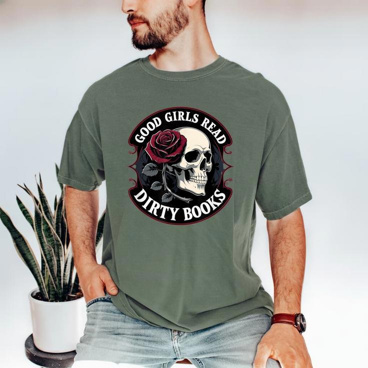Good Girls Read Dirty Books Smut Reader Dark Romance Skull Men's Comfort Colors T-Shirt