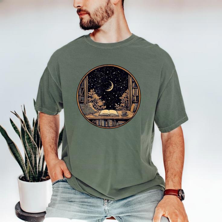 Moon Book Bookshelf Library Coffee Cup Star Stars Pattern Men's Comfort Colors T-Shirt