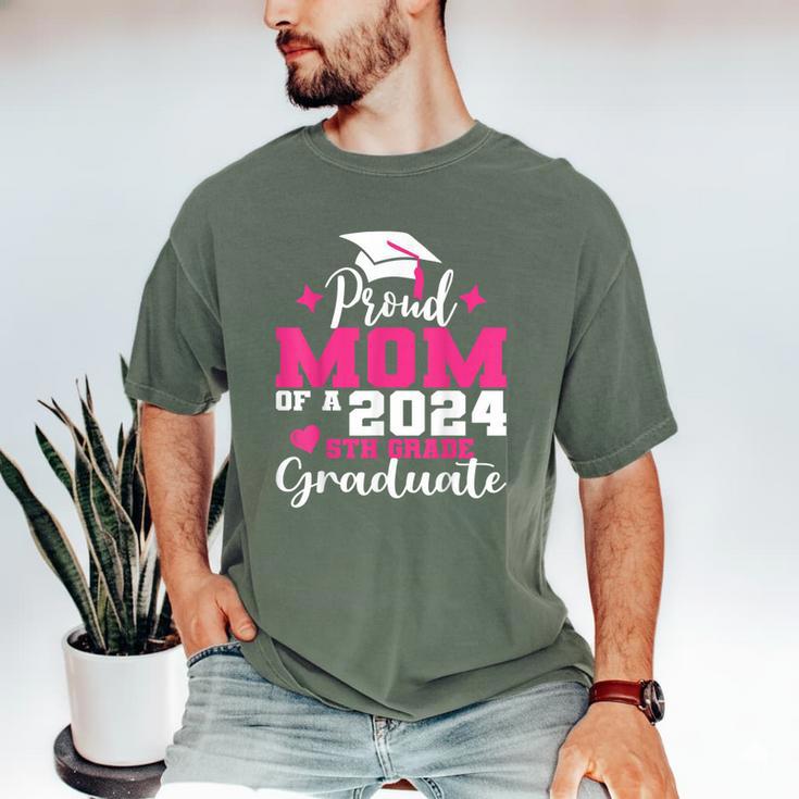 Proud Mom Of 2024 5th Grade Graduate Mother Graduation Men's Comfort Colors T-Shirt