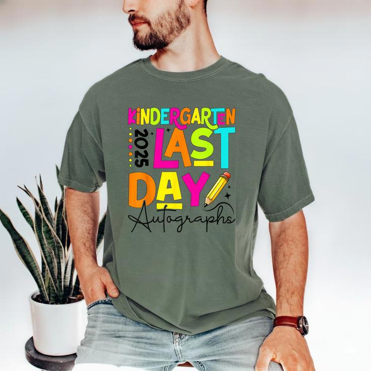 2025 Last Day Of School Autograph Kindergarten Graduation Men's Comfort Colors T-Shirt