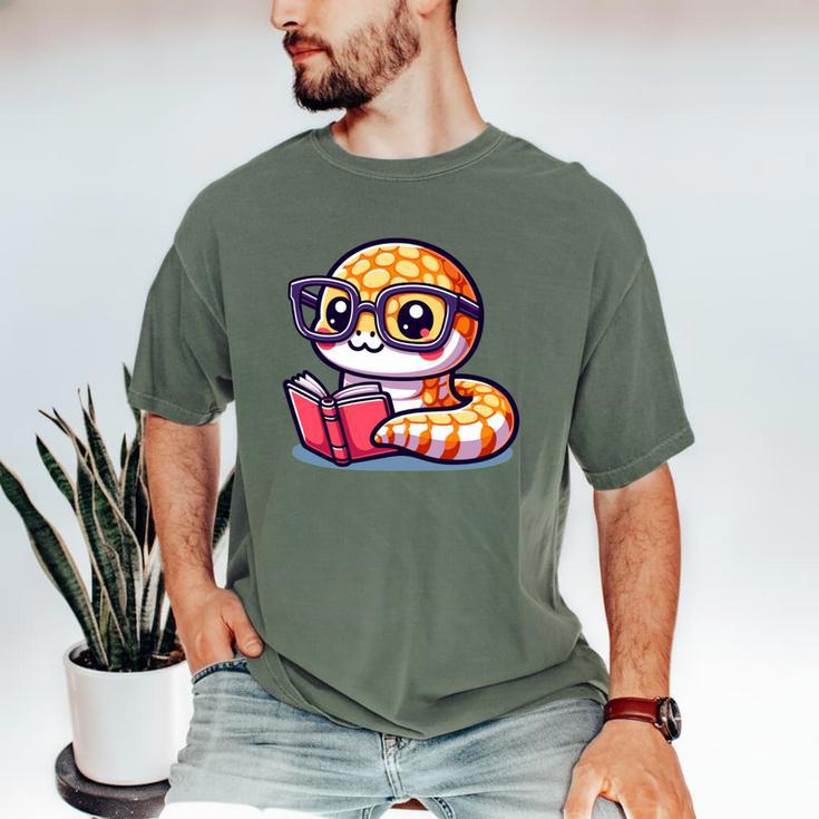 Adorable Book Lover Rattlesnake With Reading Glasses Cute Men's Comfort Colors T-Shirt