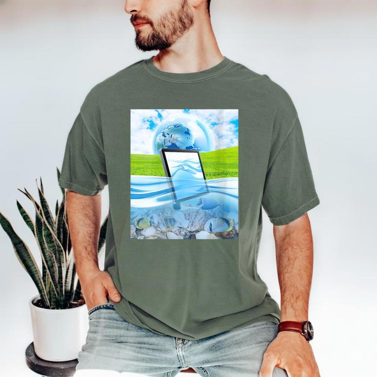 Frutiger Aero Aesthetic Tech Water Fishes Monitor Screen Men's Comfort Colors T-Shirt