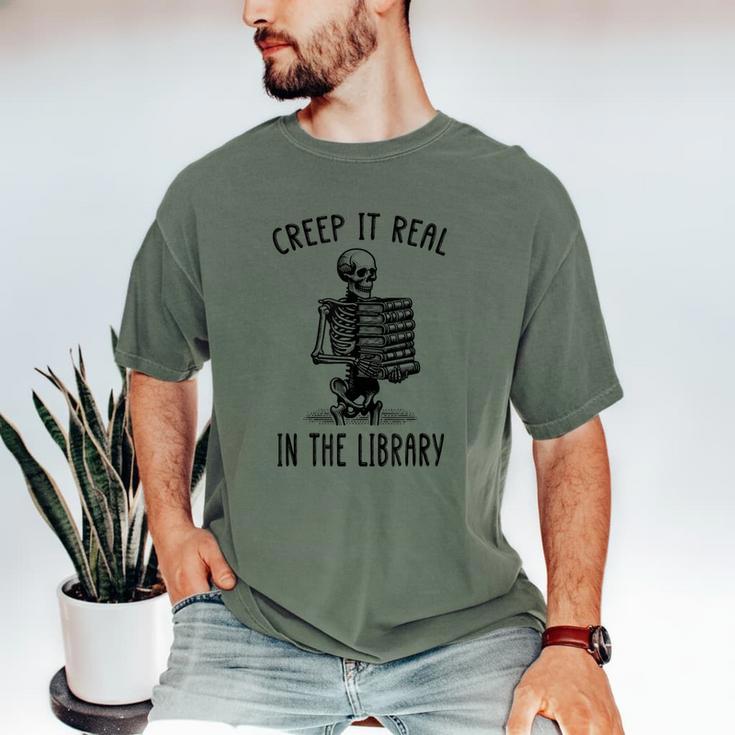 Halloween Skeleton Pun Book Lover Library Joke Men's Comfort Colors T-Shirt