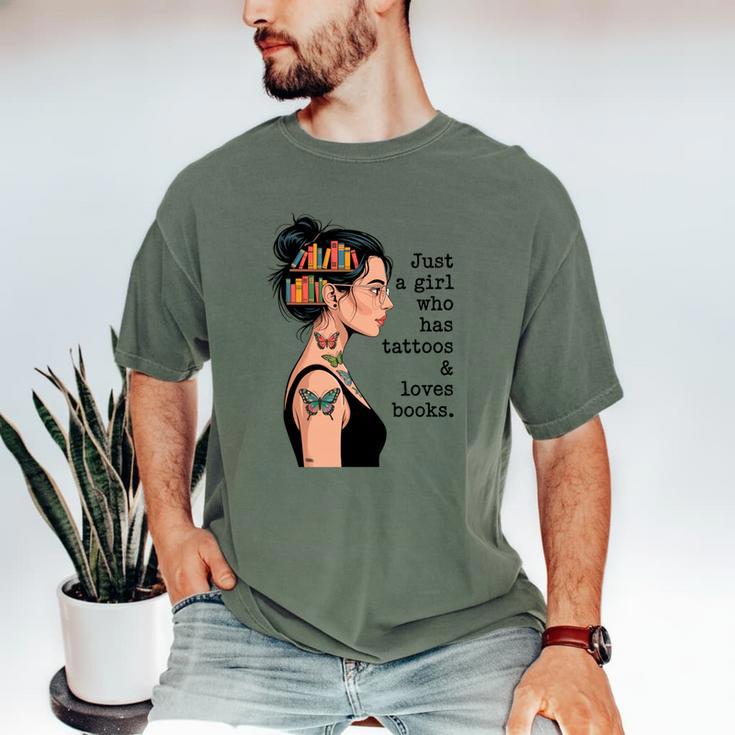 Just a Girl Who Has Tattoos And Love Books Tattooed Inked Men's Comfort Colors T-Shirt