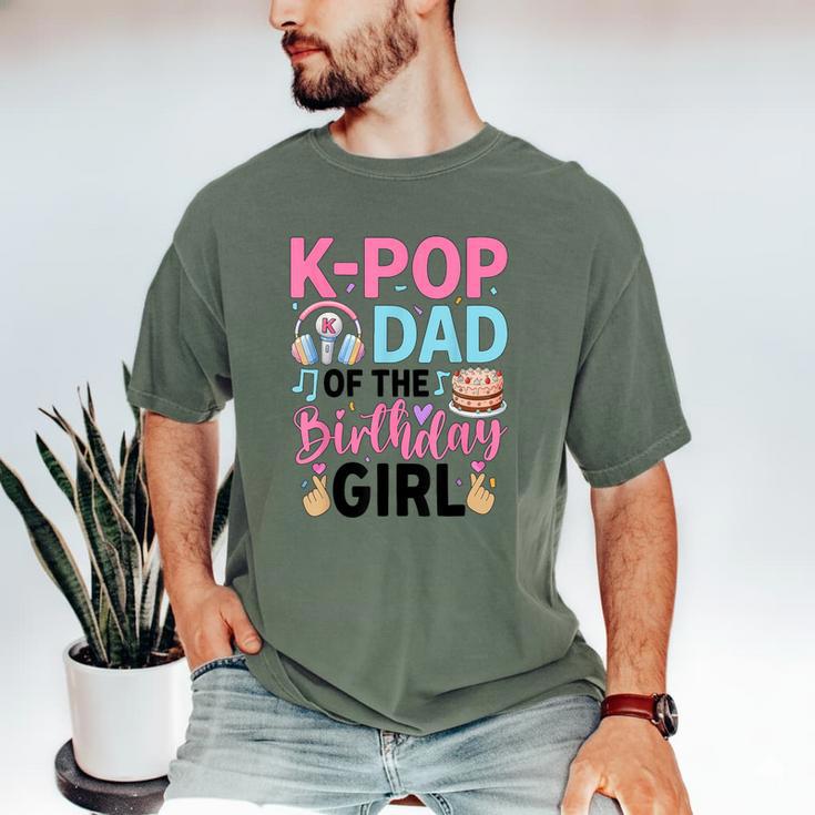 K-Pop Dad Of The Birthday Girl K Pop Birthday Party Men's Comfort Colors T-Shirt