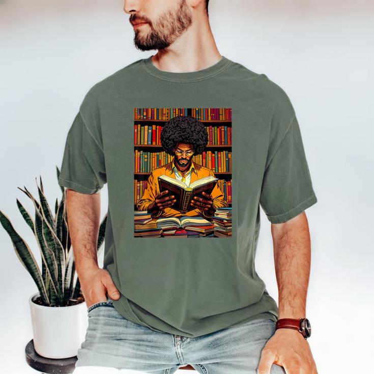 Man Reading Book Black History Month Book Lover Afro Men's Comfort Colors T-Shirt