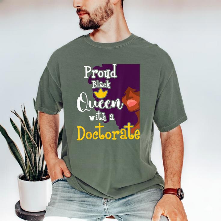 Proud Queen PhD Graduate PhD Graduation Doctorate Men's Comfort Colors T-Shirt