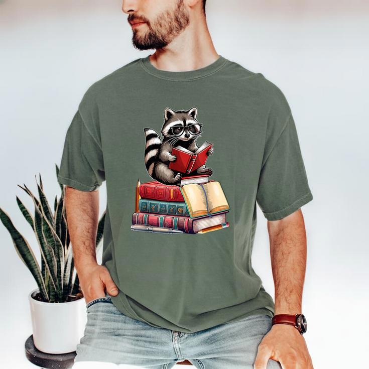 Raccoon Reading Books Matching Bookworm Readers Librarian Men's Comfort Colors T-Shirt