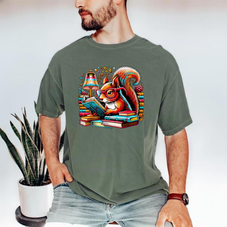 Squirrel Reading a Book Lover Bookworm Men's Comfort Colors T-Shirt