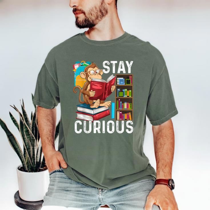 Stay Curious Monkey Reading Book Lover Bookworm Men's Comfort Colors T-Shirt
