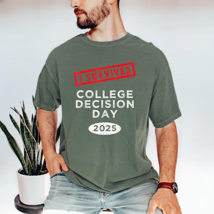 I Survived College Decision Day Graduation Class Of 25 Men's Comfort Colors T-Shirt