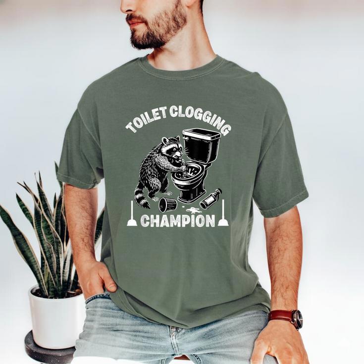 Toilet Clogging Champion Dad Joke Raccoon Trash Panda Men's Comfort Colors T-Shirt