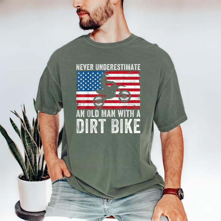 Never Underestimate An Old Man With A Dirt Bike Grandpa Dad Men's Comfort Colors T-Shirt Never Underestimate An Old Man With A Dirt Bike Grandpa Dad Men's Comfort Colors T-Shirt