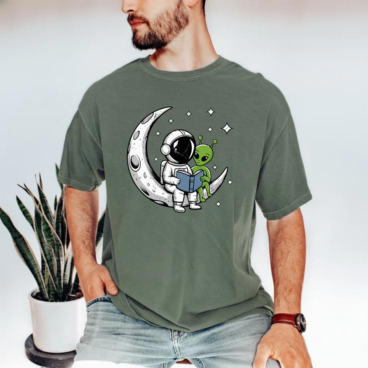 Astronaut Reading Book To Alien Moon Space Astronomy Men's Comfort Colors T-Shirt
