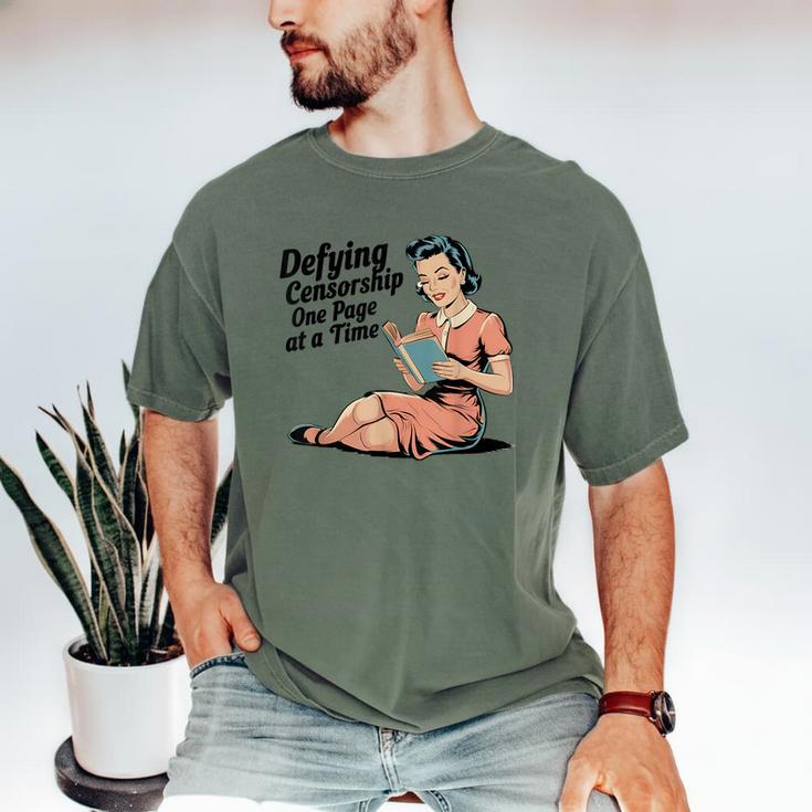 Defying Censorship One Page At a Time Read Banned Books Men's Comfort Colors T-Shirt