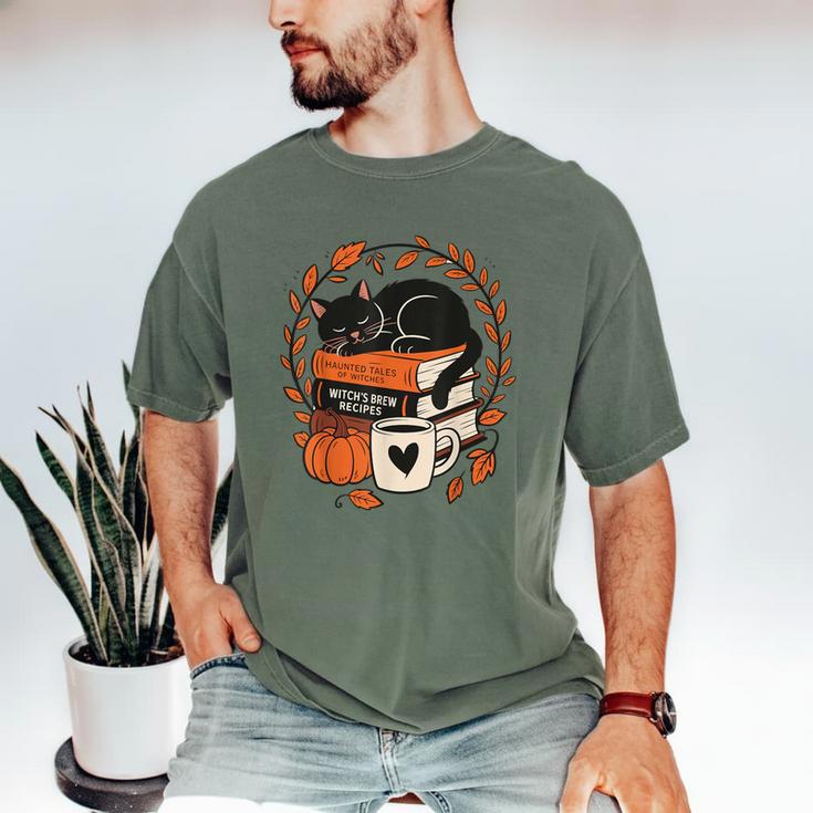 Fall Book Teacher Cat Books Halloween Autumn Librarian Men's Comfort Colors T-Shirt