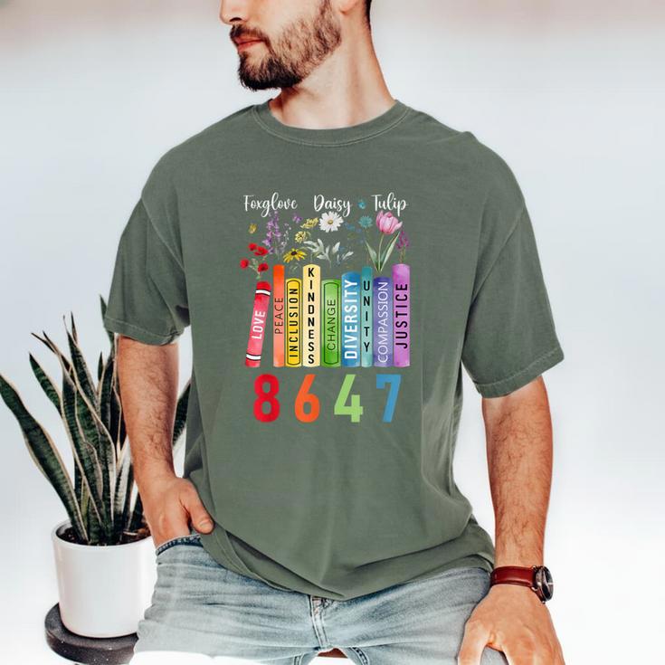Subtle Floral Foxglove Daisy Tulip Book Lover Men's Comfort Colors T-Shirt