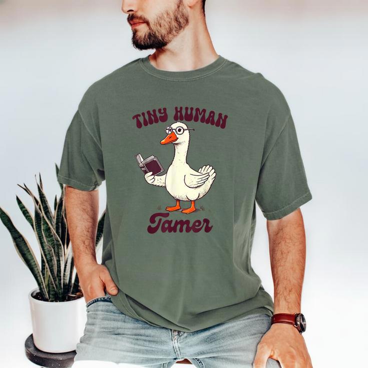 Teacher Silly Goose Reading Book Teaching Tiny Human Tamer Men's Comfort Colors T-Shirt