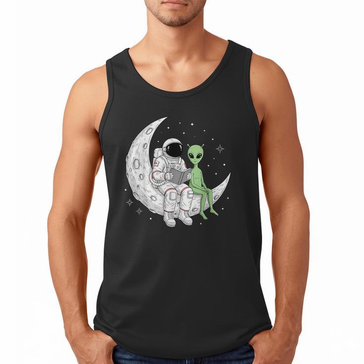 Astronaut Reading Book To Alien Moon Space Book Lover Men Men Tank Top