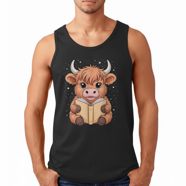 Cute Highland Cow Reading Book Men Tank Top