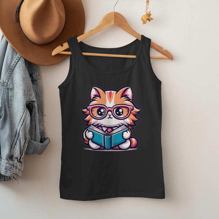 Adorable Book Lover Maine Coon Cat With Reading Glasses Cute Men Tank Top