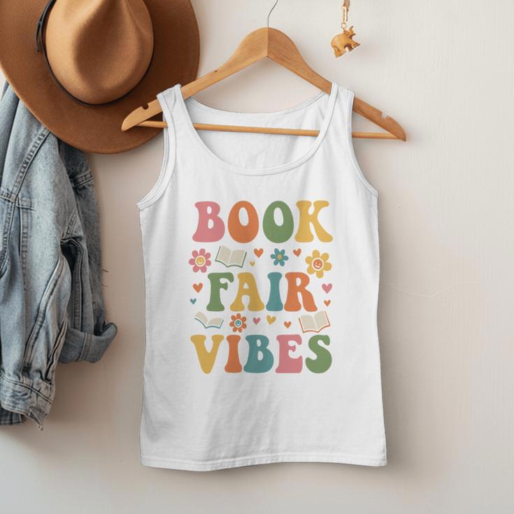 Book Fair Vibes Groovy Retro School Reading Nostalgic Men Tank Top