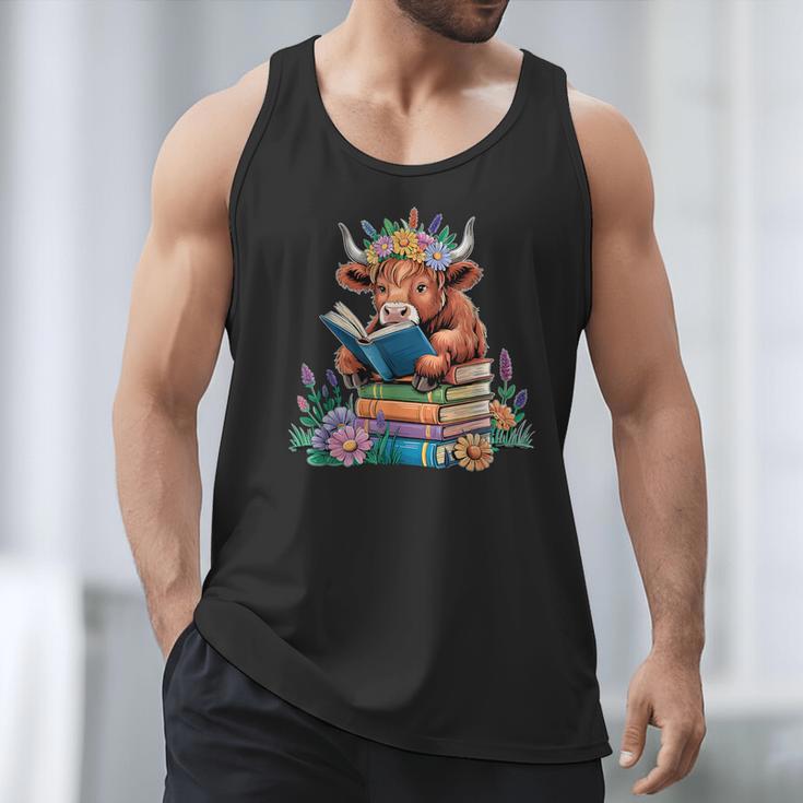 Cute Highland Cow Reading Book Baby Cow Bookworm Men Tank Top Cute Highland Cow Reading Book Baby Cow Bookworm Men Tank Top