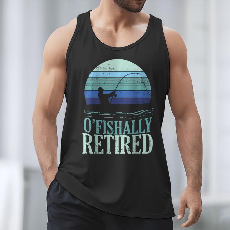 Ofishally Retired Fishing Retro Retirement Dad Men Men Tank Top