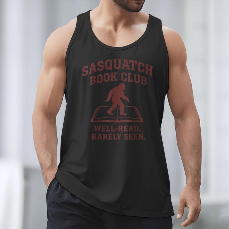 Sasquatch Book Club Bigfoot Reading Cryptid Vintage Men Tank Top