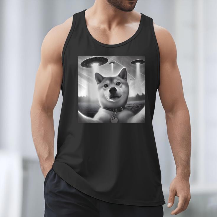 Shiba Inu Dog Dad Mom Graphic Selfie UFOs Weird Aliens Men Tank Top