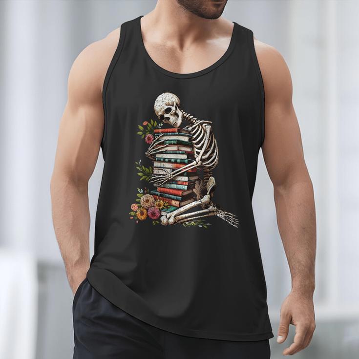 Skeleton Reading Book Halloween Bookworm Bibliophile Reader Men Tank Top
