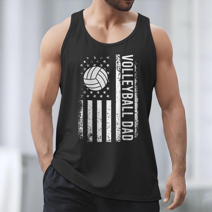 Vintage Volleyball Dad USA Flag Retro Fathers Day Daddy Papa Men Tank Top
