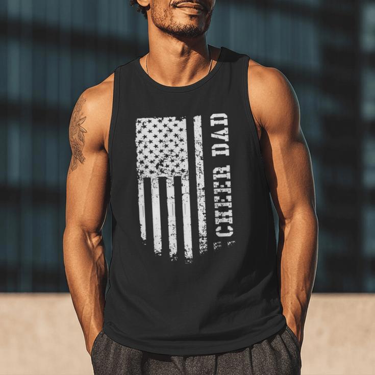 Cheer Dad Cheerleading American Flag Fathers Day Cheerleader Men Tank Top