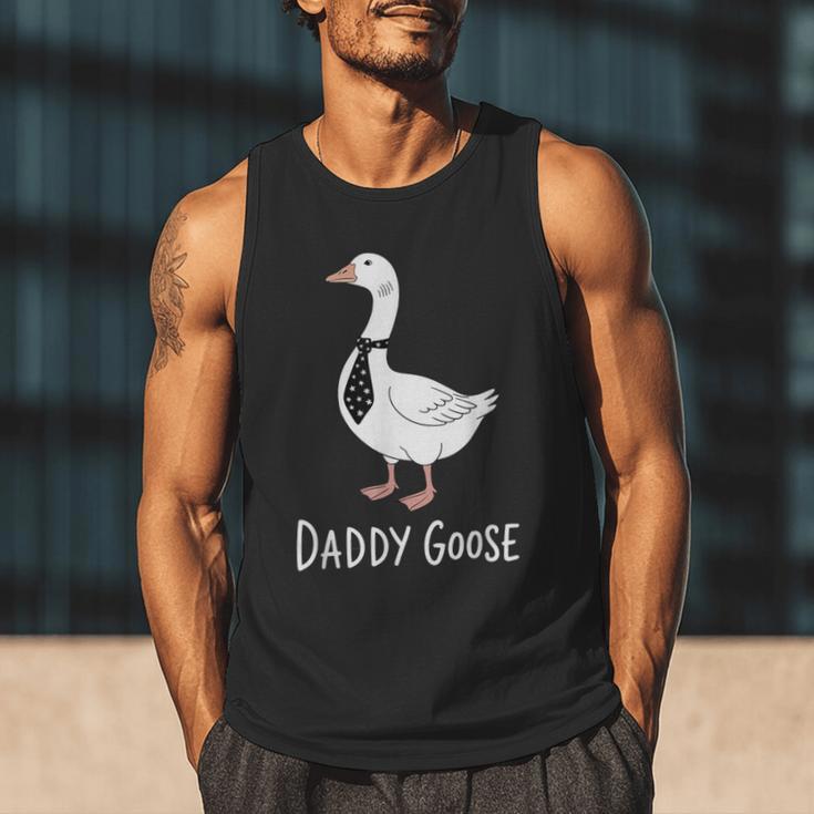 Daddy Goose Fun Father's Day Tee For Dad Men Tank Top