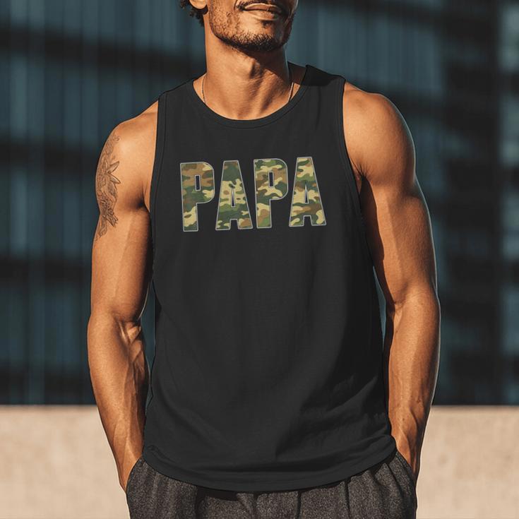 Retro Camo Hunting Papa Old Camo Dad Father’s Day Daddy Men Tank Top